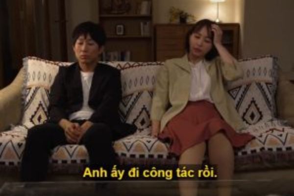 Vợ chồng cãi nhau vợ dẫn bạn học cũ về nhà chơi trò tình dục